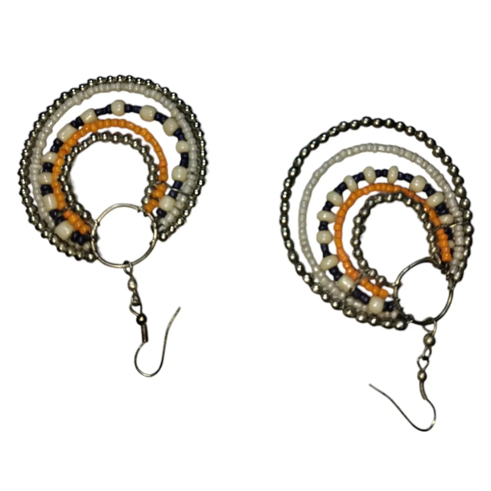 🙋 10/$20. Multicolor, multilayer, dangling earrings.